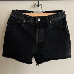 Everlane: The Cheeky Short Size. Size 25.